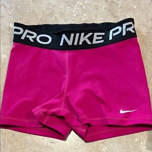 Nike Pro Pink 3in - hot color!